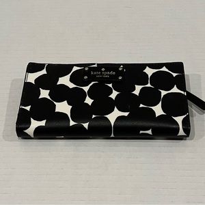 NWT Kate Spade Stacy groove street sponge dot wallet(black and cream)